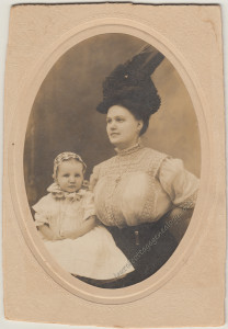 Beautiful Mother And Daughter p1