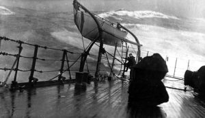 nh-101060-quarter-deck-seas-photo-from-history-navy-mil